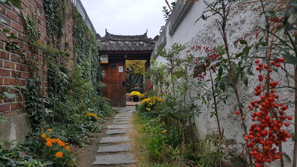 Inyeon Hanok Guesthouse Jeonju Exterior photo